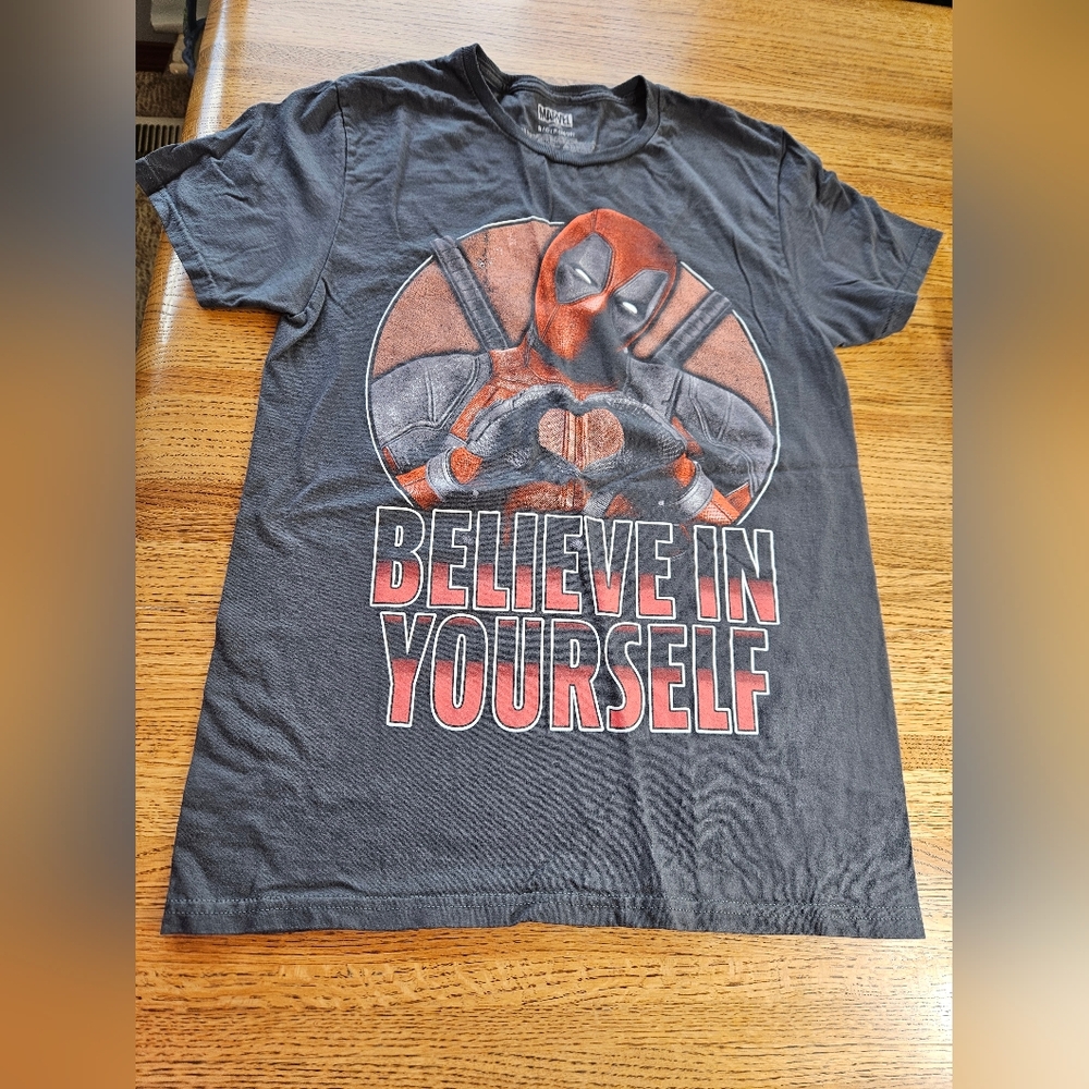MARVEL Dead Poll Grey Graphic Tee Sz S For Men See Pictures For Details